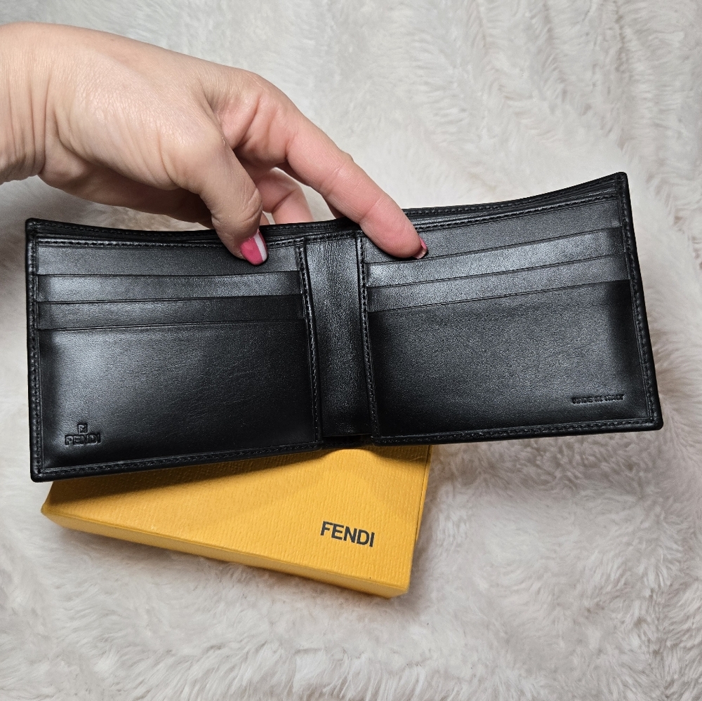 Fendi Black Zucchino Bifold Wallet LIKE NEW! - Picture 7 of 11